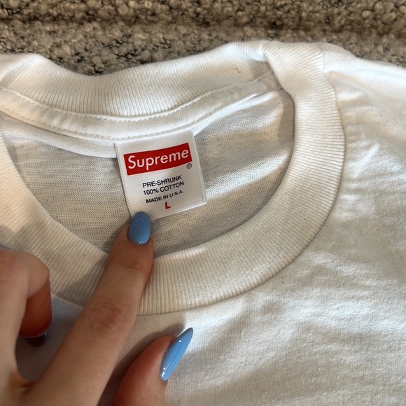 Supreme tee - Picture 2 of 2